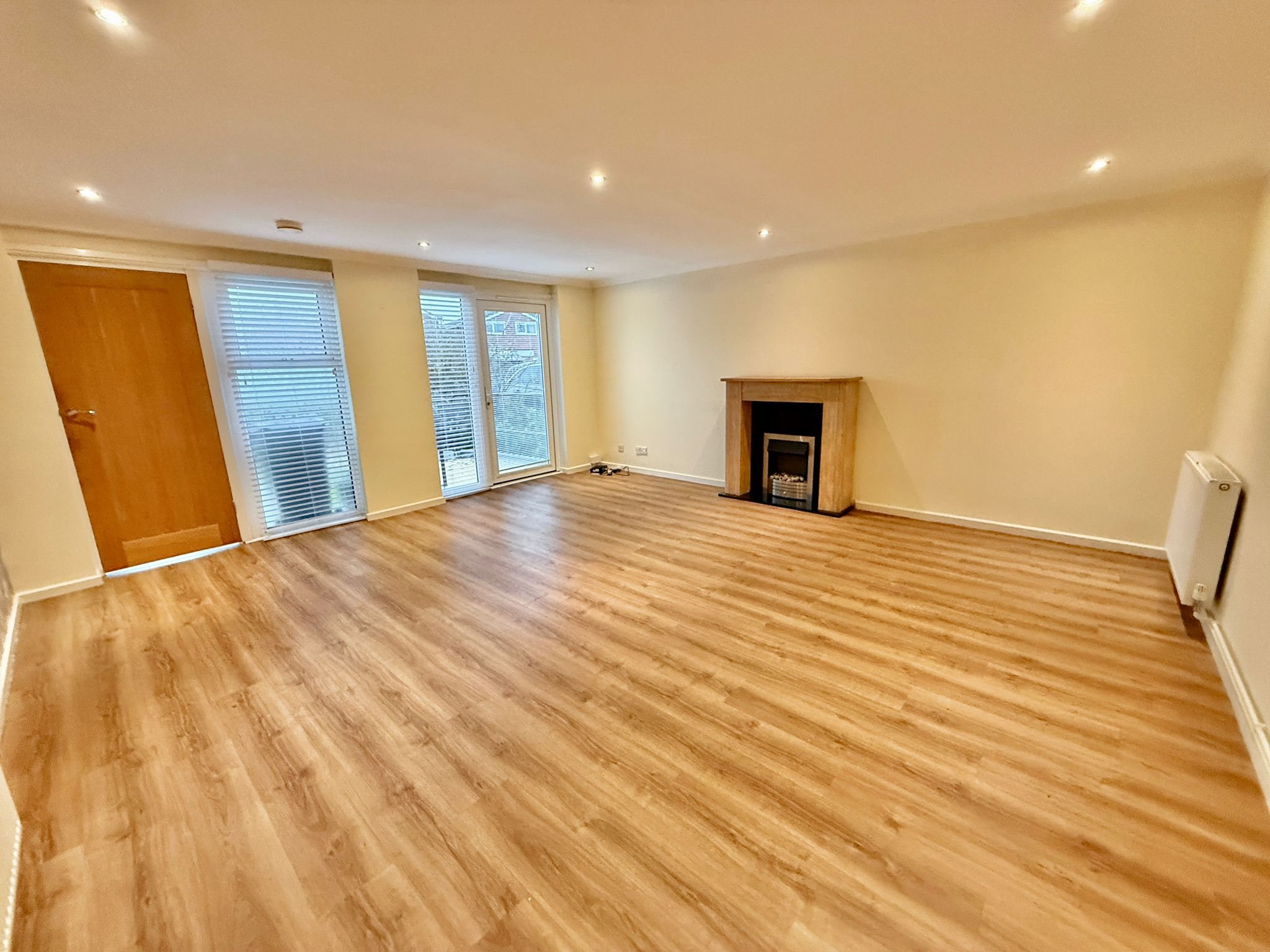 2 bed bungalow to rent in Kestrel Drive, Weston-super-Mare, BS22 2