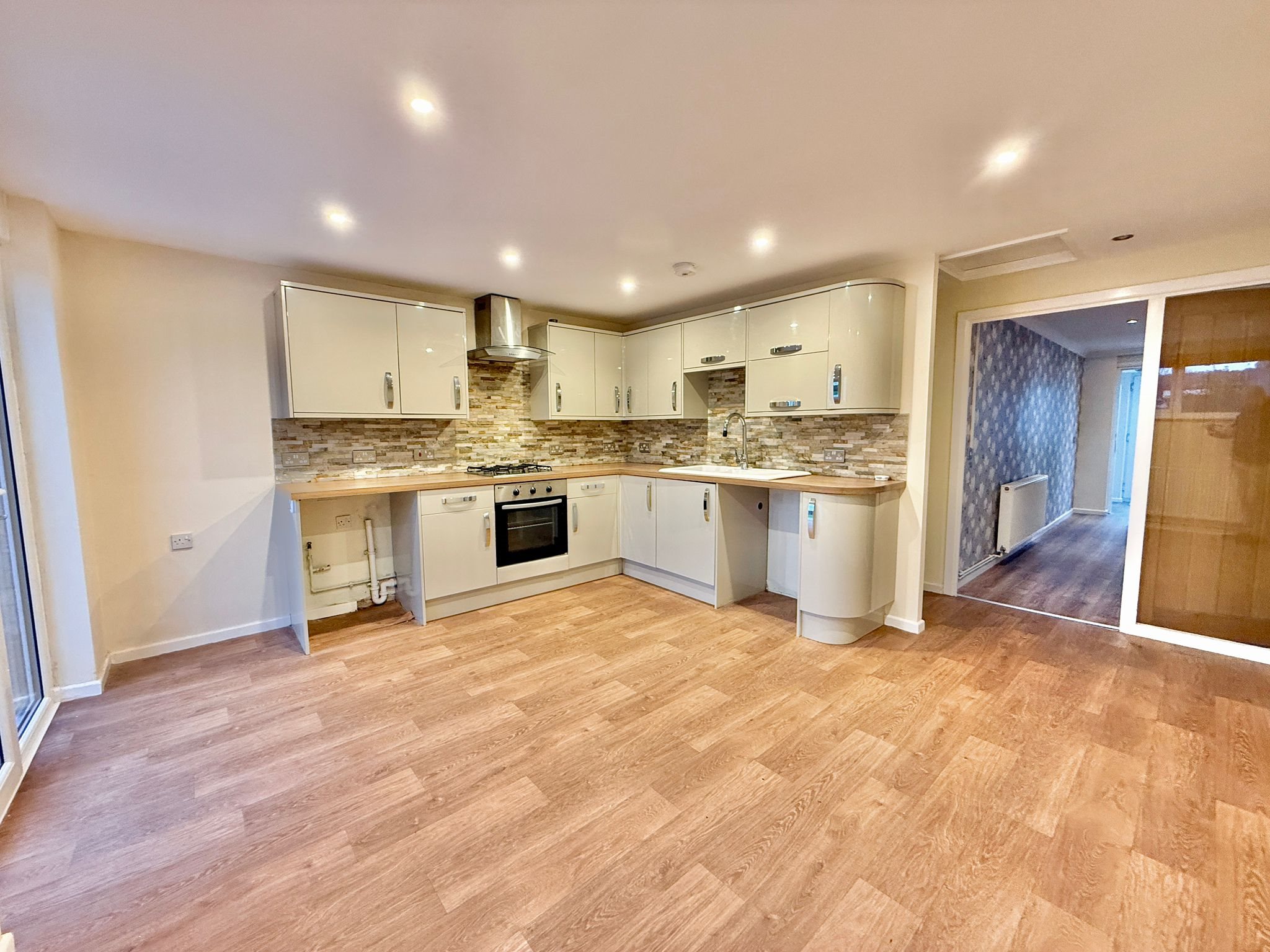 2 bed bungalow to rent in Kestrel Drive, Weston-super-Mare, BS22 5