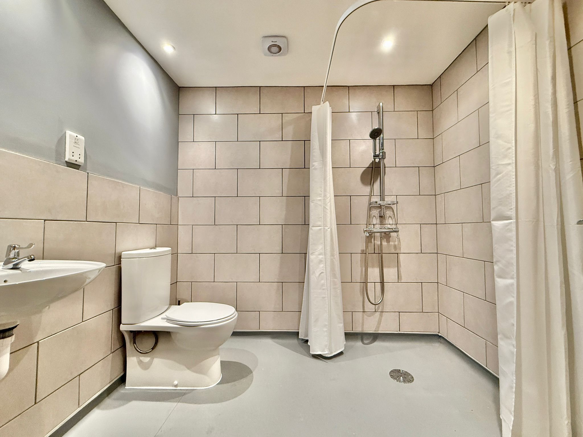 2 bed bungalow to rent in Kestrel Drive, Weston-super-Mare, BS22 8