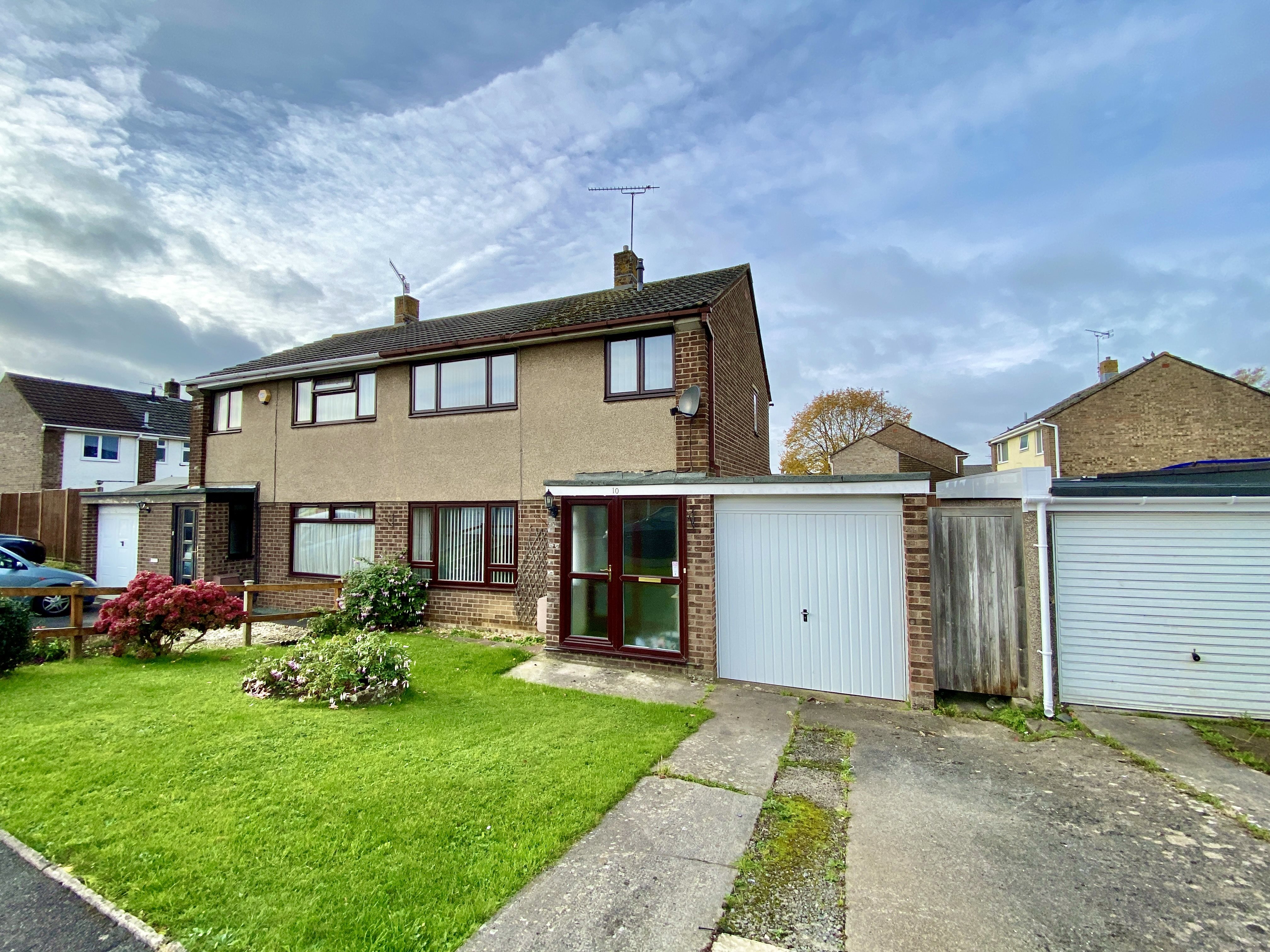 3 bed house to rent in Burrington Close, Nailsea  - Property Image 1