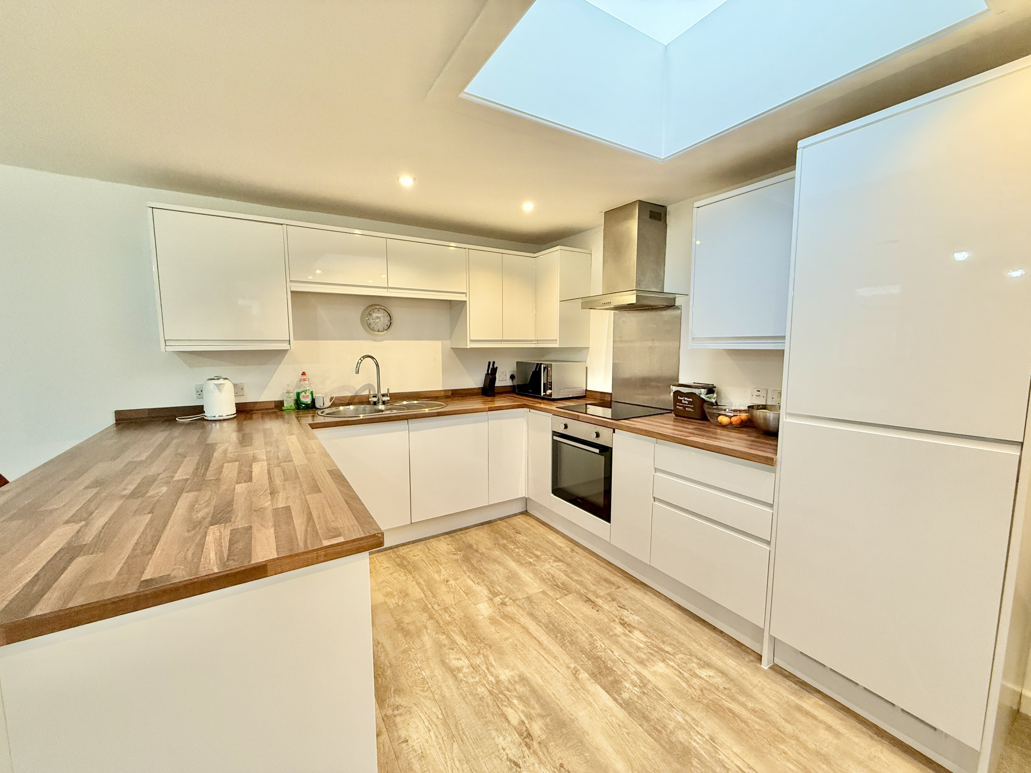 2 bed apartment to rent in Somerset Square, Nailsea  - Property Image 1