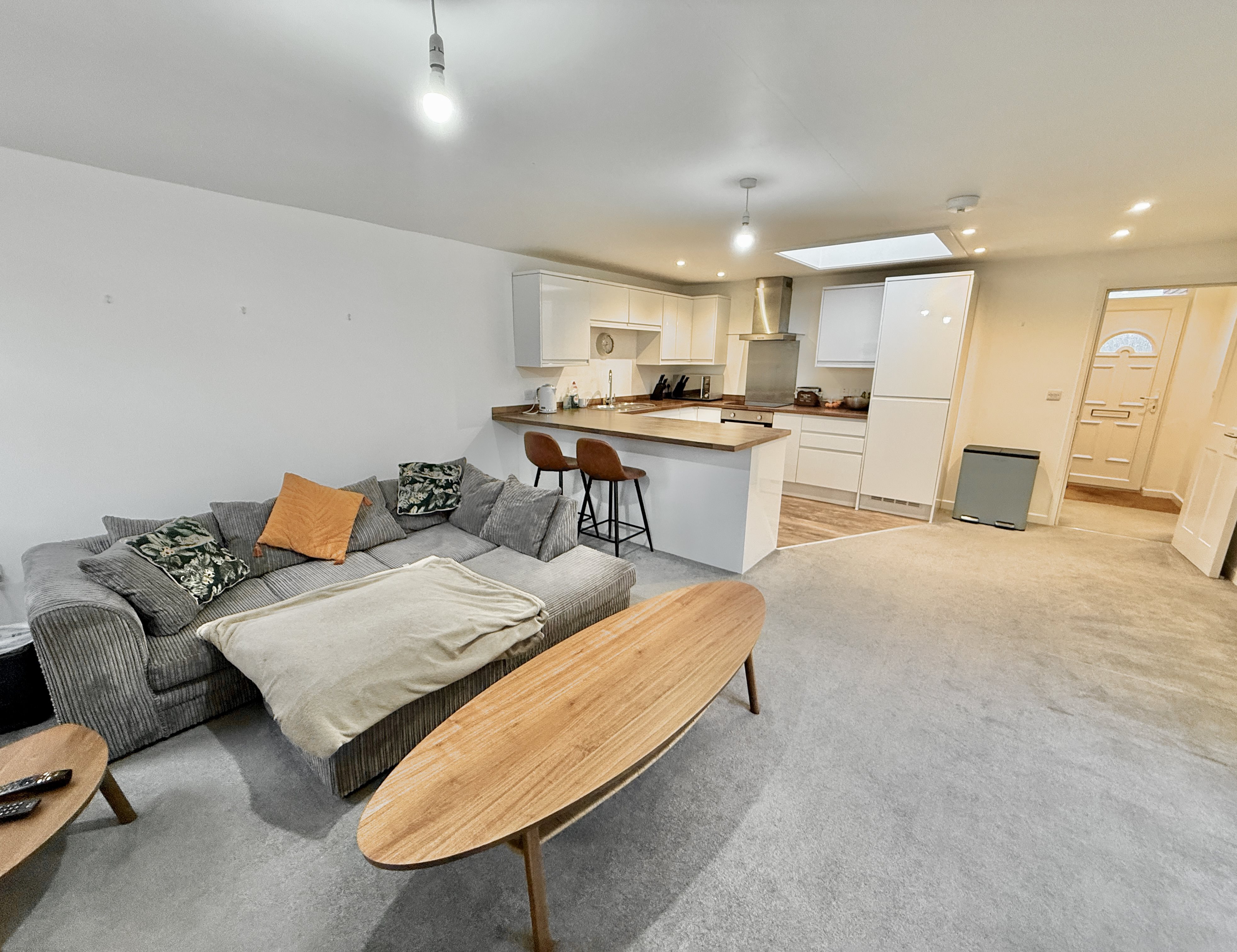 2 bed apartment to rent in Somerset Square, Nailsea  - Property Image 3