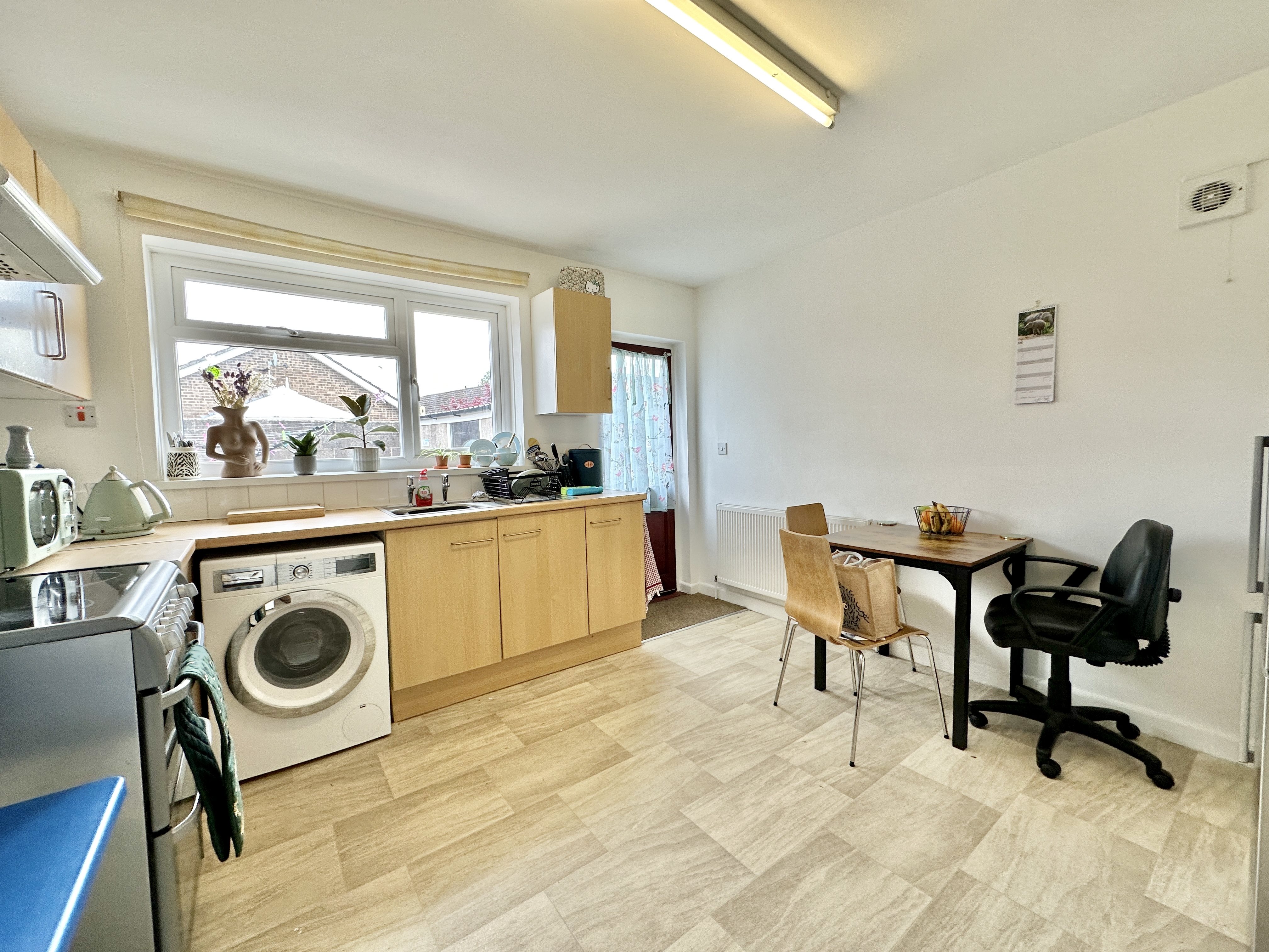 2 bed bungalow to rent in Station Road, Worle  - Property Image 6