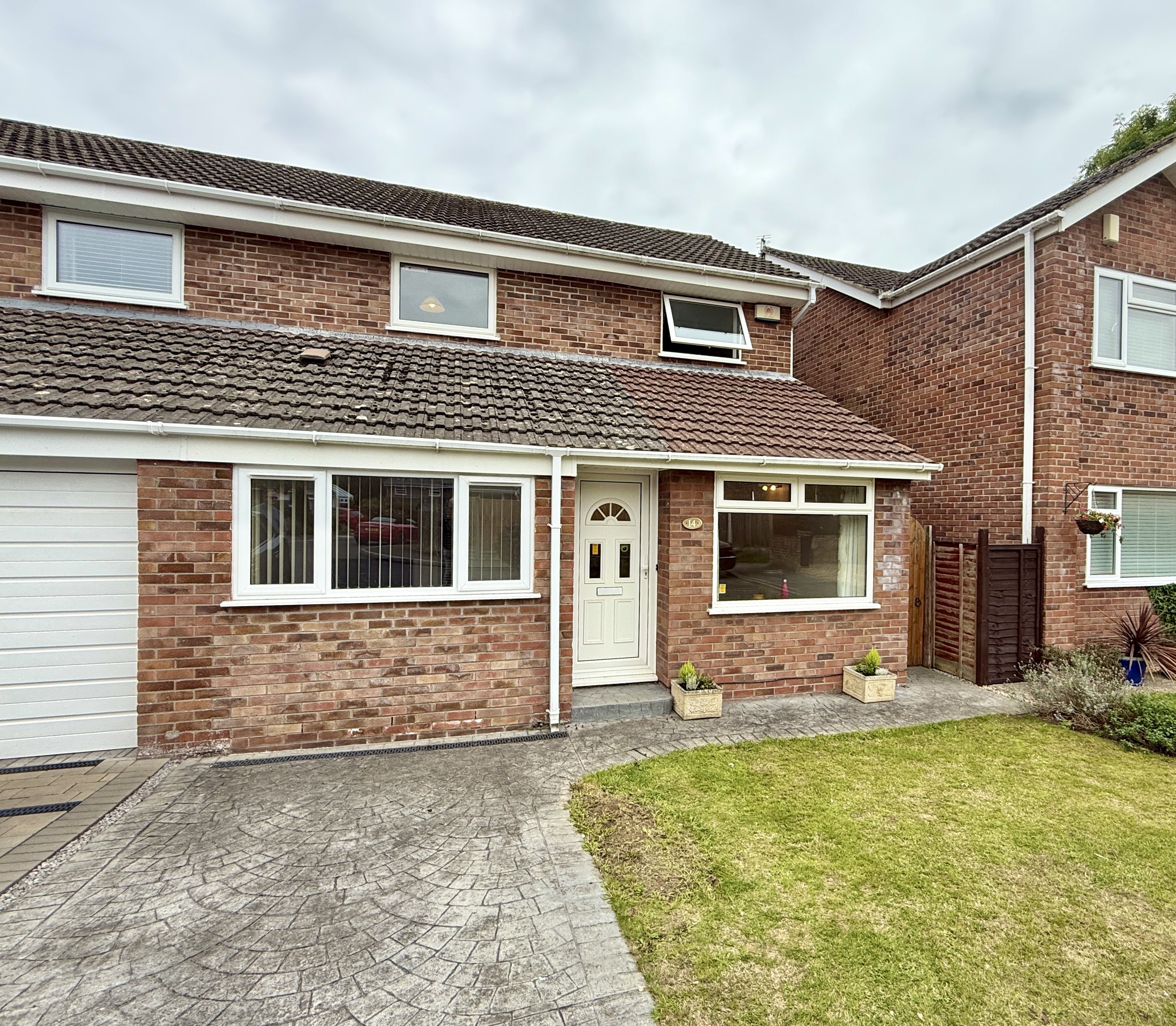 4 bed house to rent in Tetbury Gardens, Nailsea, BS48