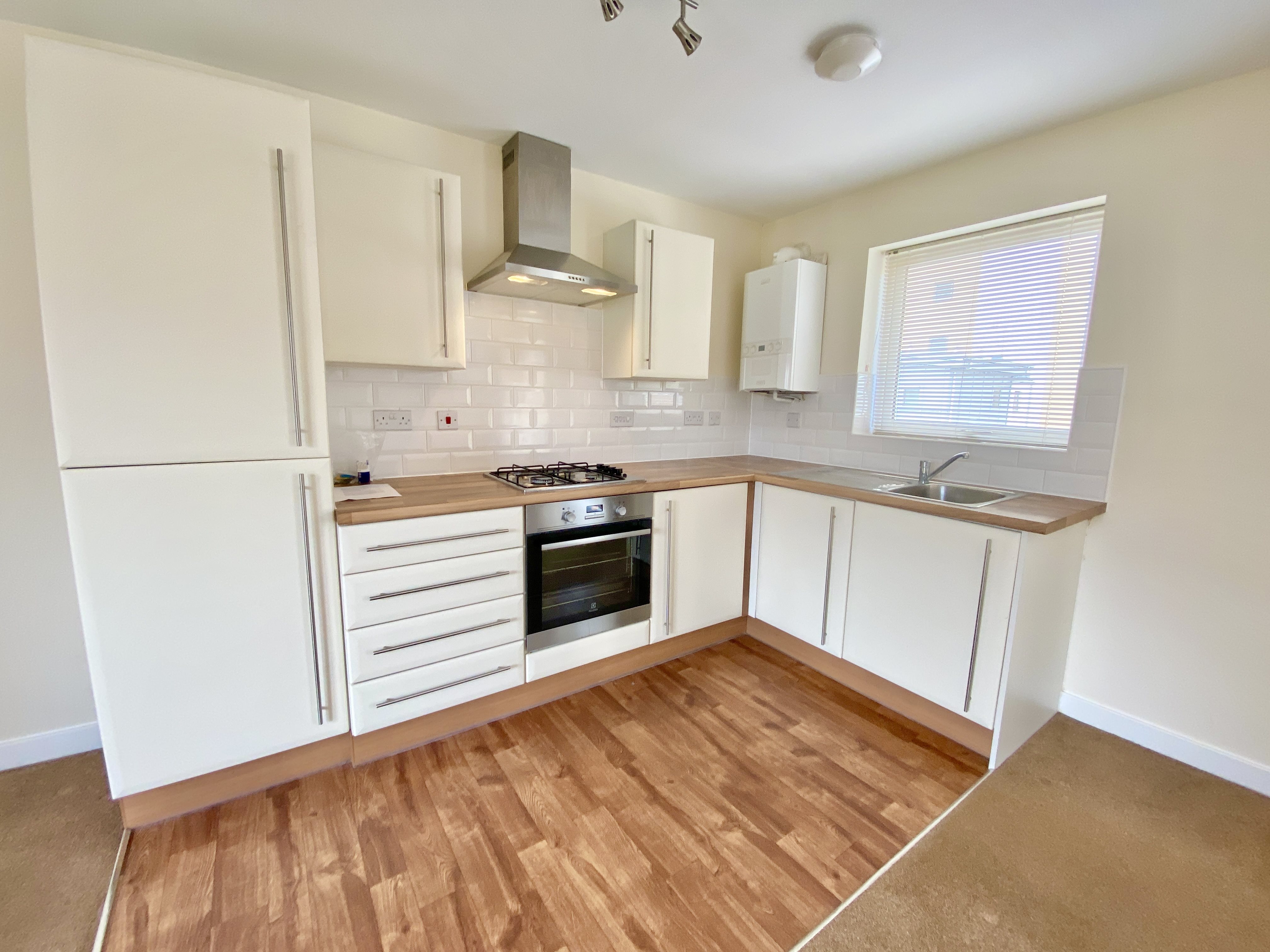 2 bed flat to rent in Mizzen Court, Portishead  - Property Image 3