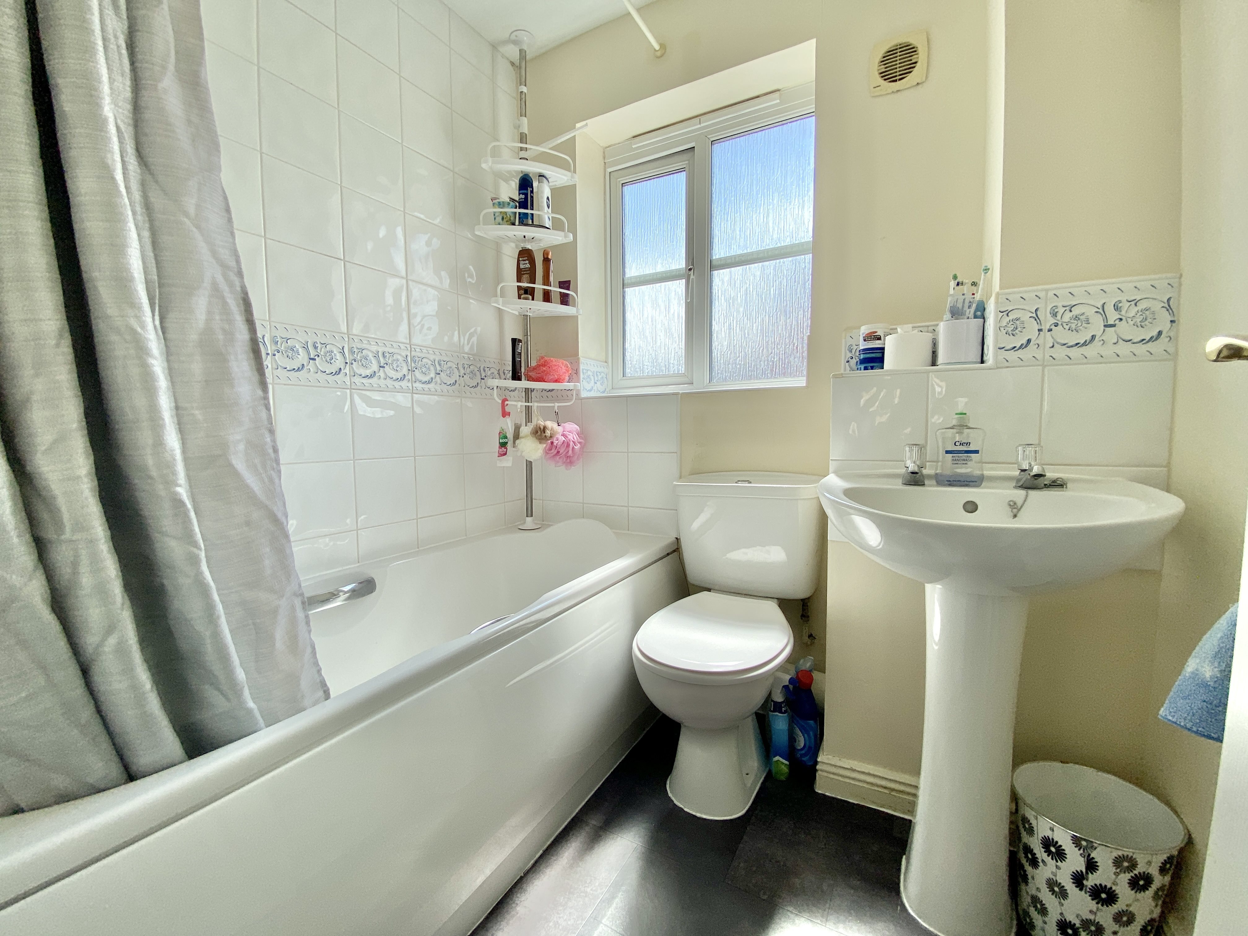 3 bed house to rent in Oaktree Place, St Georges  - Property Image 11