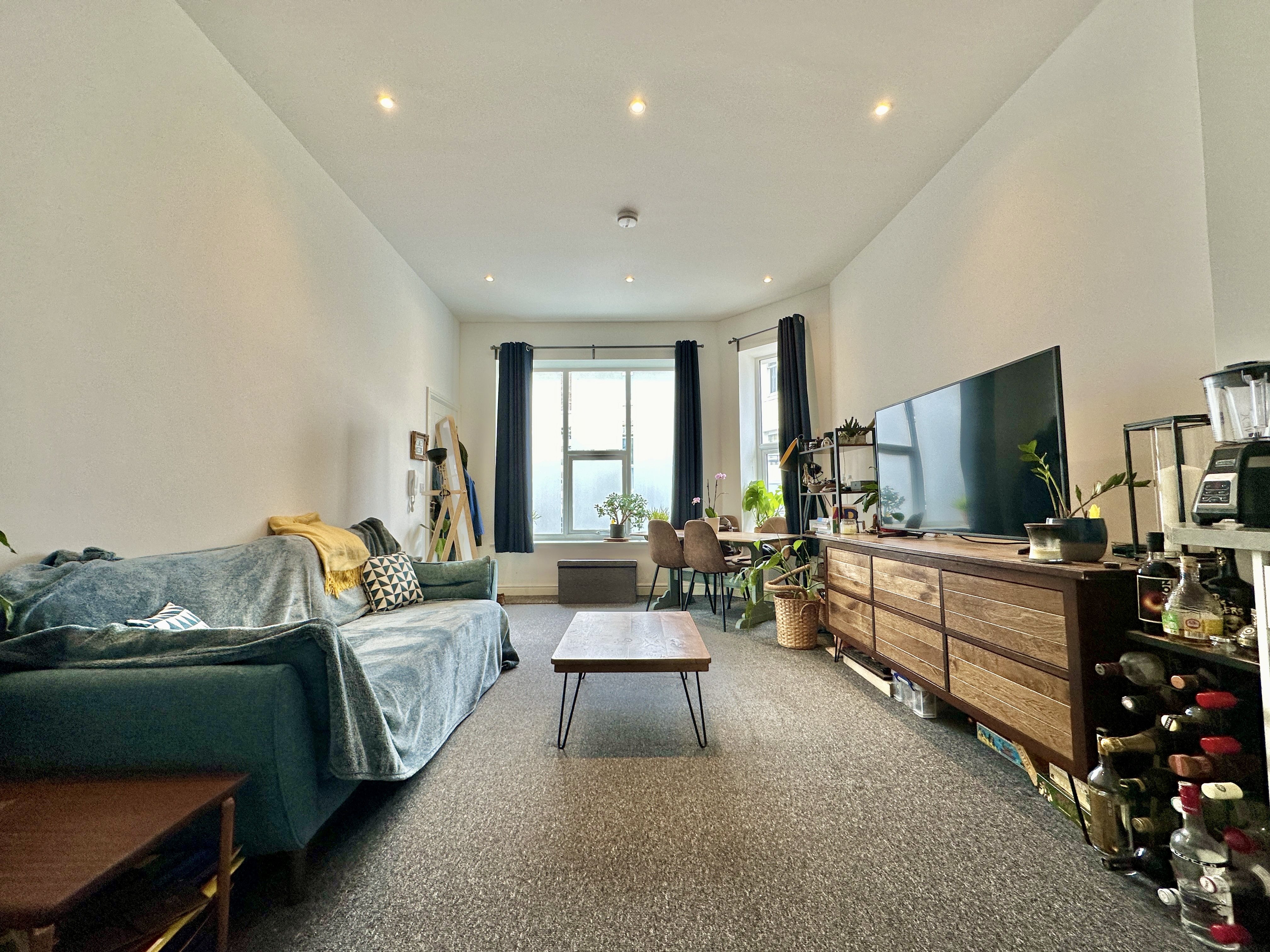 2 bed flat to rent in Upper Church Road, Weston-Super-Mare  - Property Image 2