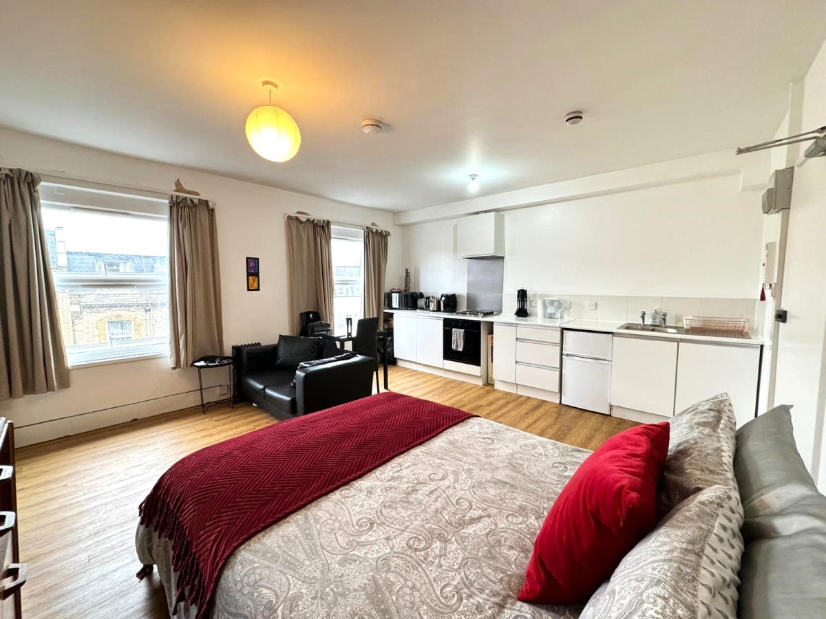 Flat share to rent in Hornsey Road, Archway, N19