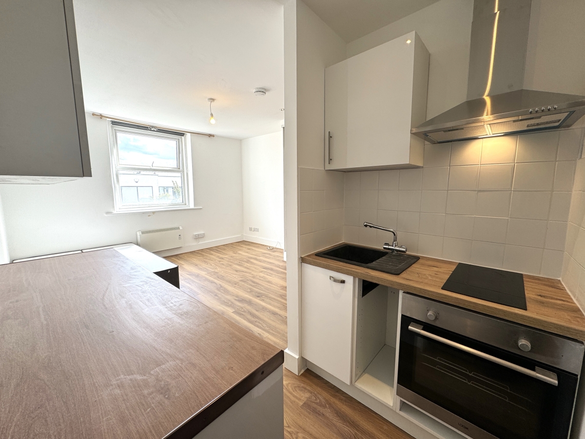 Studio flat to rent in Tottenham Lane, Crouch End  - Property Image 2
