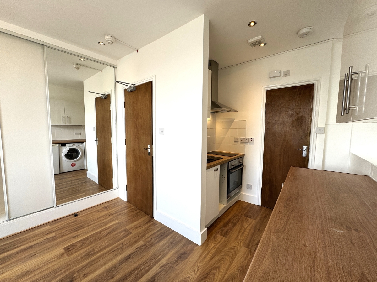 Studio flat to rent in Tottenham Lane, Crouch End  - Property Image 5