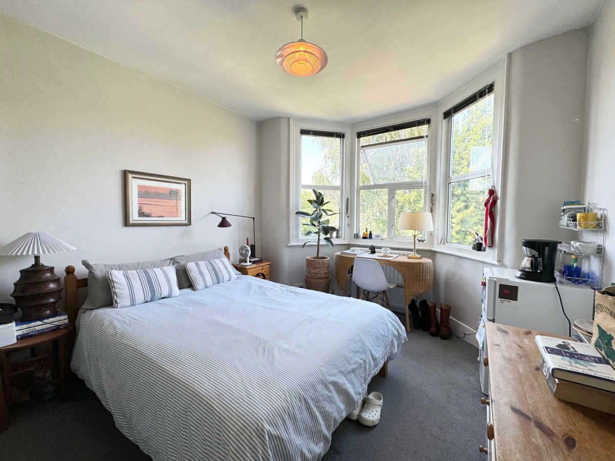 House share to rent in Falkland Road, Harringay, N8 0