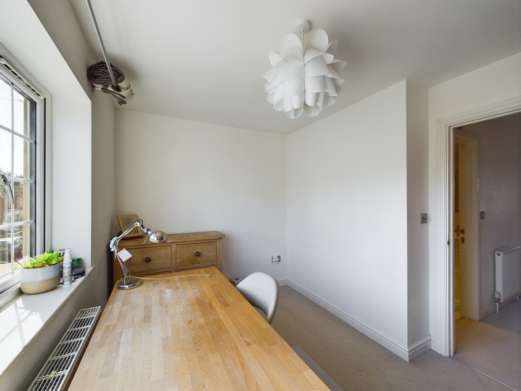 3 bed terraced house to rent in Nelson Mews, Horsham  - Property Image 9