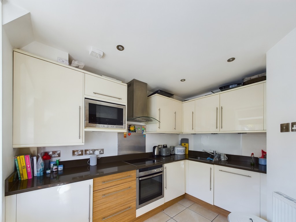 3 bed terraced house to rent in Nelson Mews, Horsham  - Property Image 2