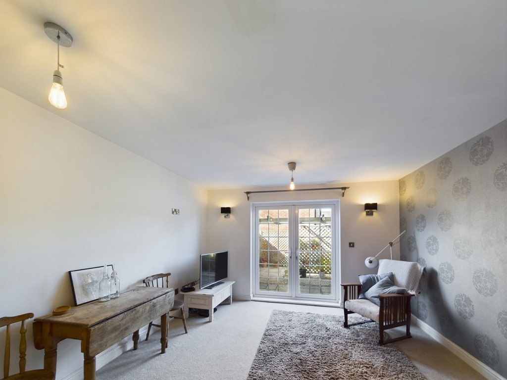 3 bed terraced house to rent in Nelson Mews, Horsham  - Property Image 3