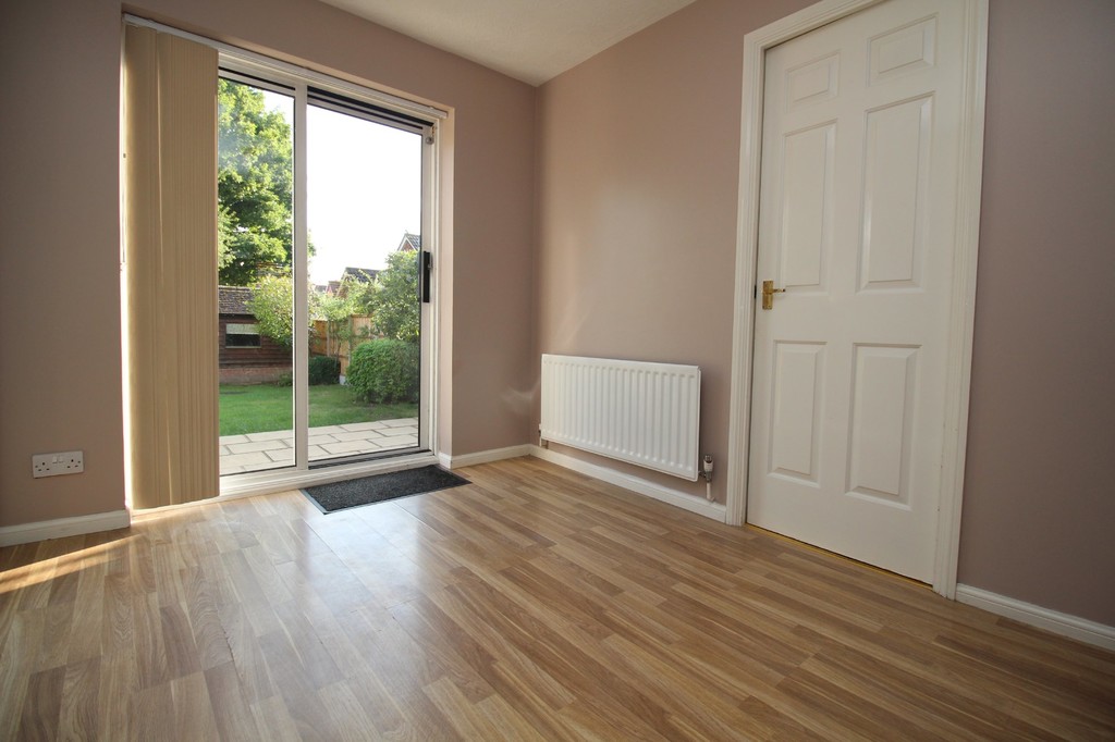 3 bed end of terrace house to rent in Ropeland Way, Horsham  - Property Image 6