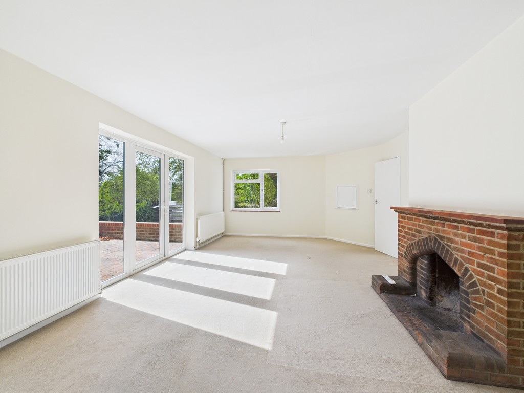 3 bed detached house to rent in Guildford Road, Broadbridge Heath, RH12  - Property Image 3