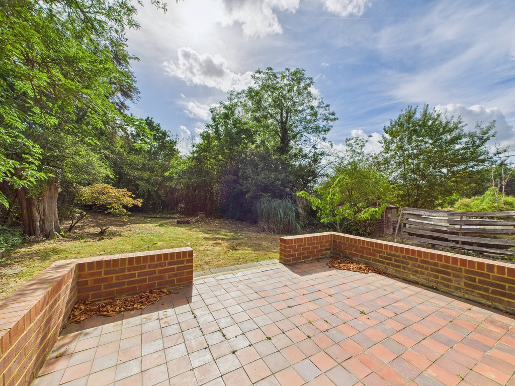3 bed detached house to rent in Guildford Road, Broadbridge Heath, RH12  - Property Image 4