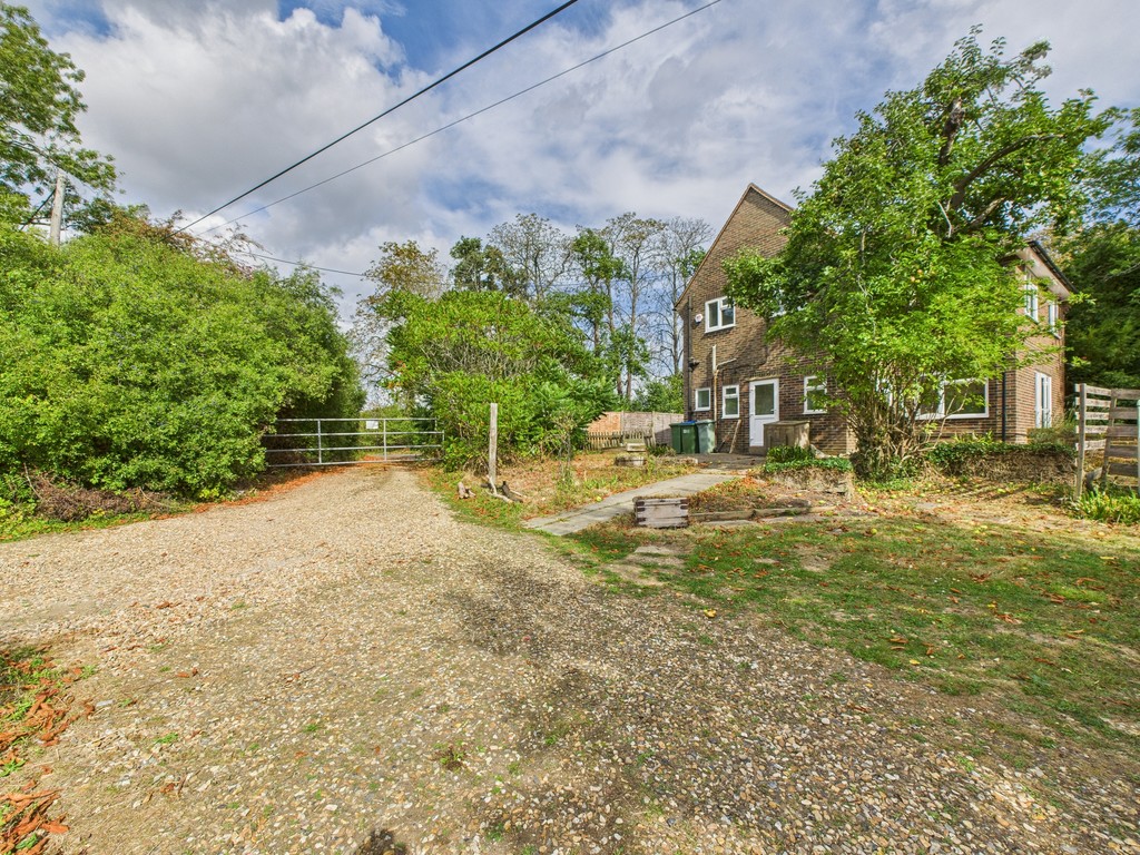 3 bed detached house to rent in Guildford Road, Broadbridge Heath, RH12  - Property Image 18
