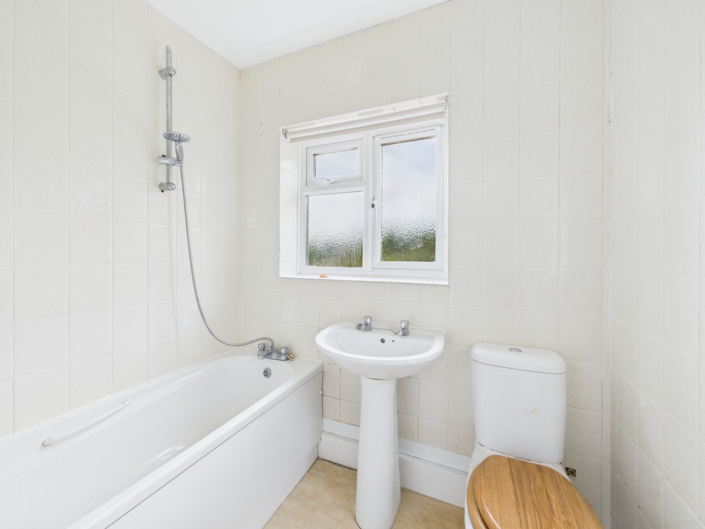 3 bed detached house to rent in Guildford Road, Broadbridge Heath, RH12  - Property Image 17