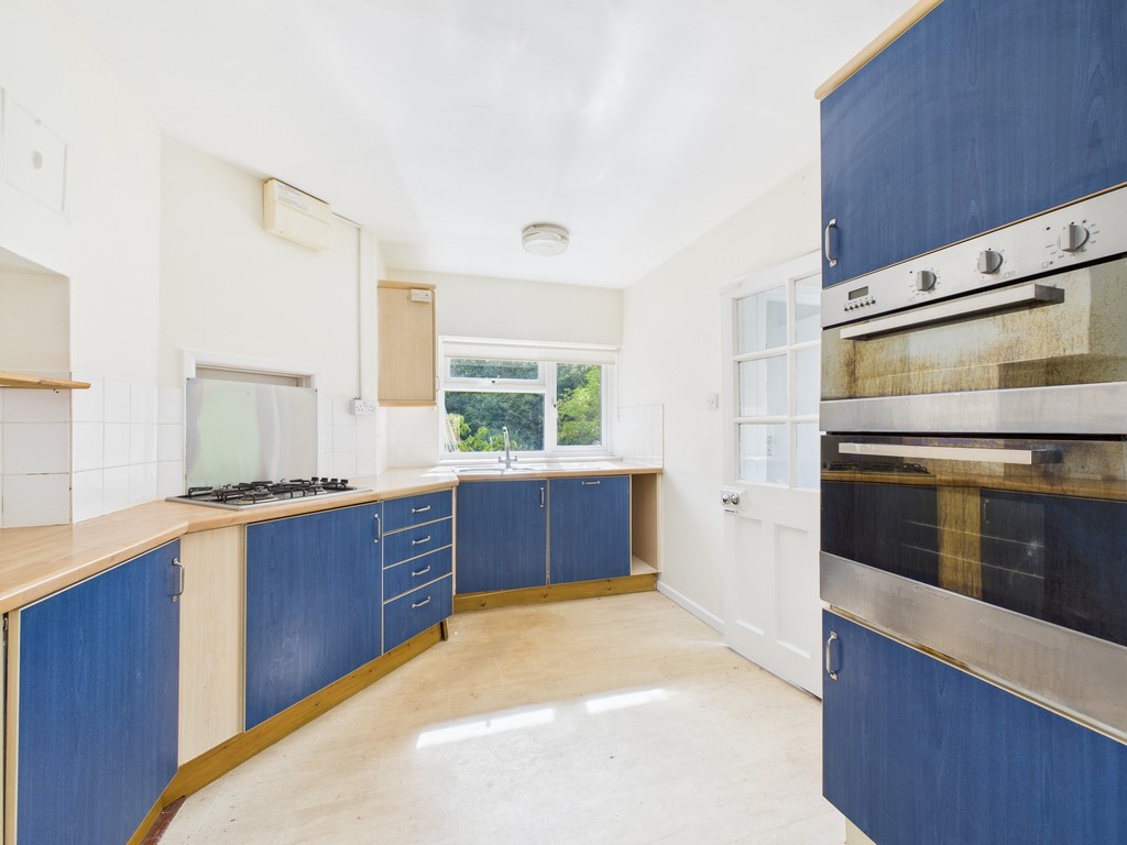 3 bed detached house to rent in Guildford Road, Broadbridge Heath, RH12  - Property Image 2