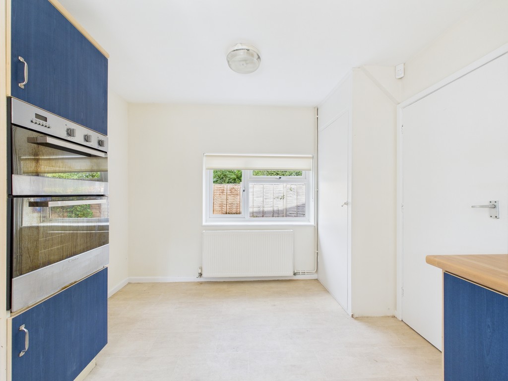 3 bed detached house to rent in Guildford Road, Broadbridge Heath, RH12  - Property Image 5