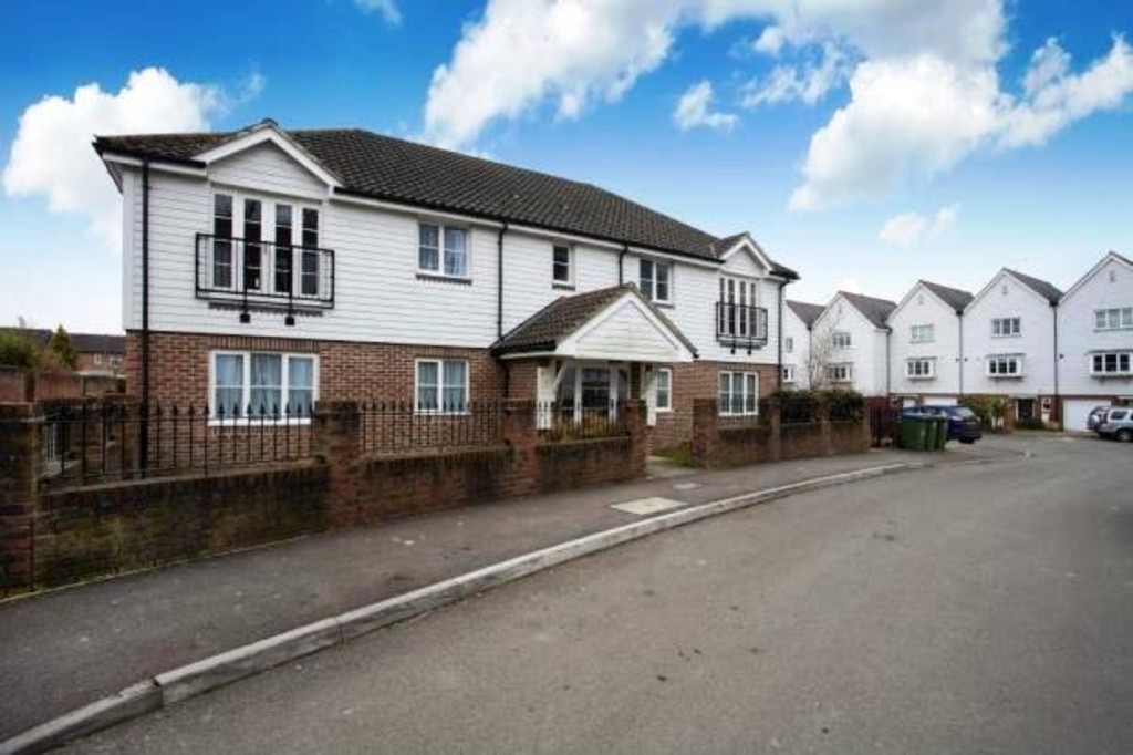 1 bed flat to rent in Granary Close