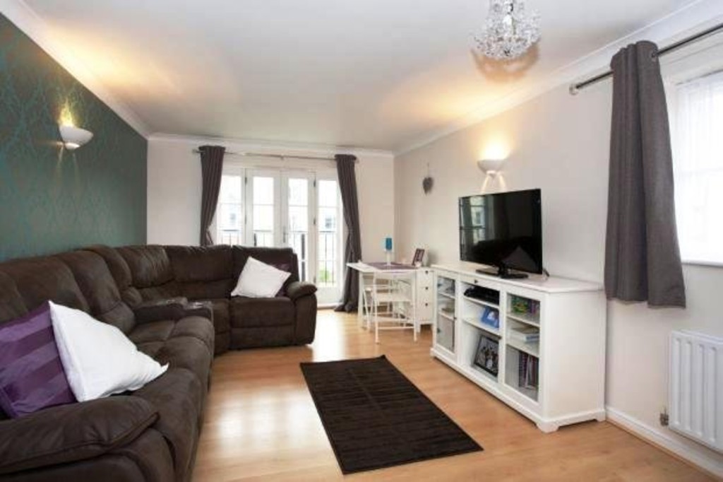1 bed flat to rent in Granary Close  - Property Image 5