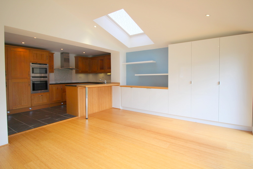 3 bed end of terrace house to rent in Tilletts Lane, Horsham  - Property Image 12