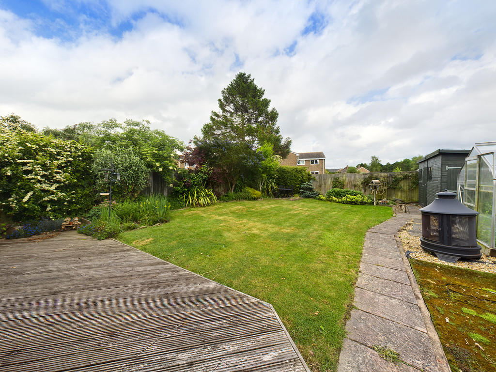 3 bed end of terrace house to rent in Tilletts Lane, Horsham  - Property Image 6