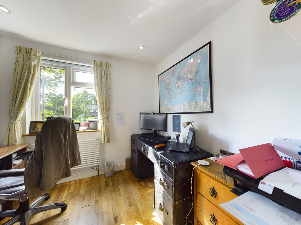 3 bed end of terrace house to rent in Tilletts Lane, Horsham  - Property Image 8