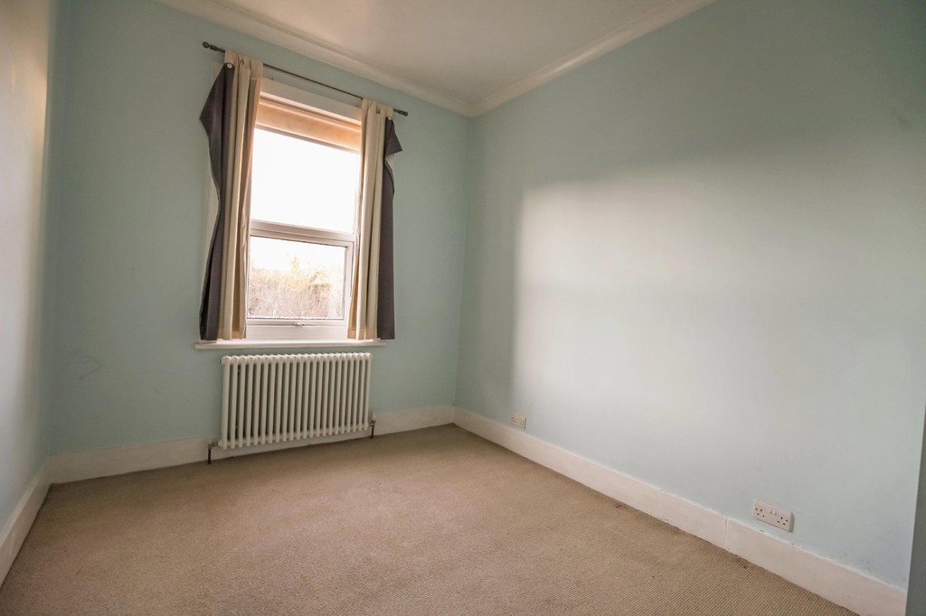 2 bed maisonette to rent in Clarence Road, Horsham  - Property Image 6