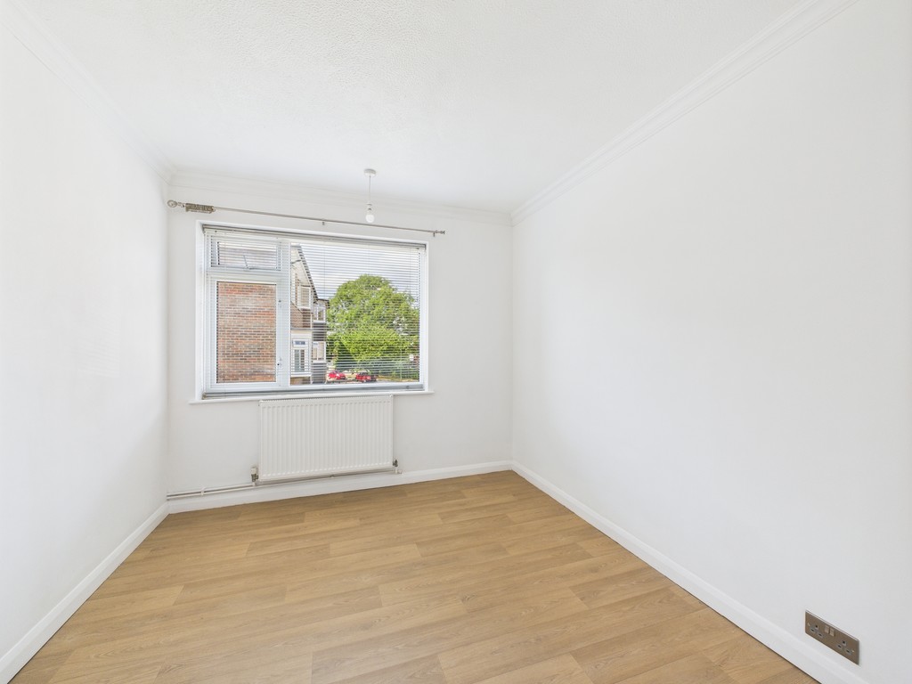 2 bed apartment to rent in Hurst Court, Horsham  - Property Image 8