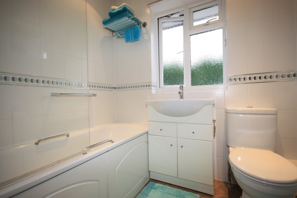 2 bed end of terrace house to rent in Gorringes Brook, Horsham  - Property Image 2