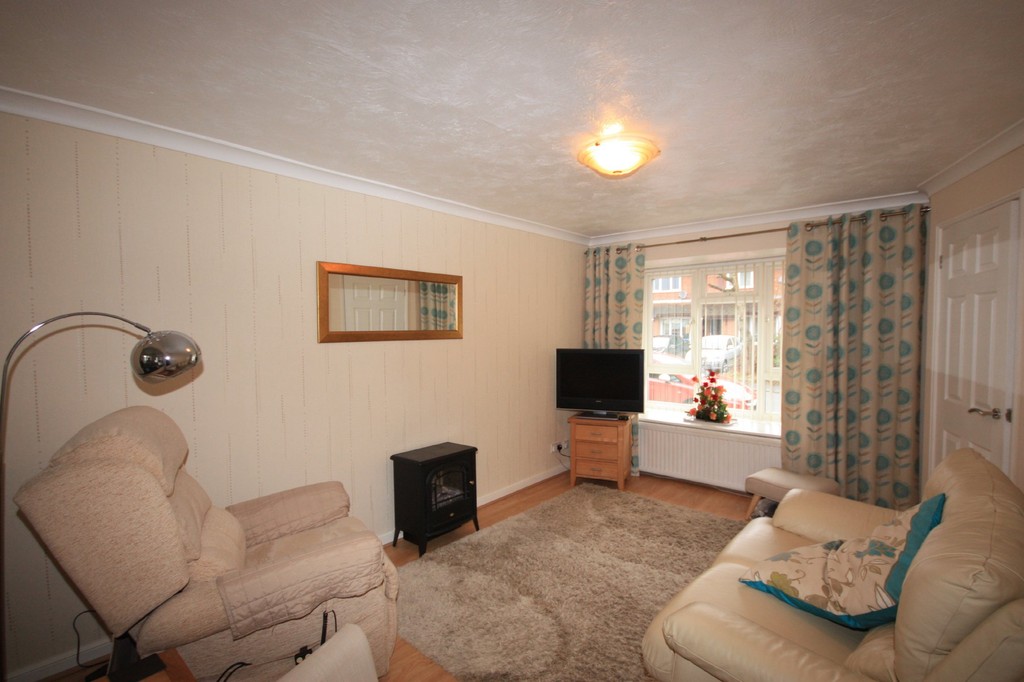 2 bed end of terrace house to rent in Gorringes Brook, Horsham  - Property Image 5