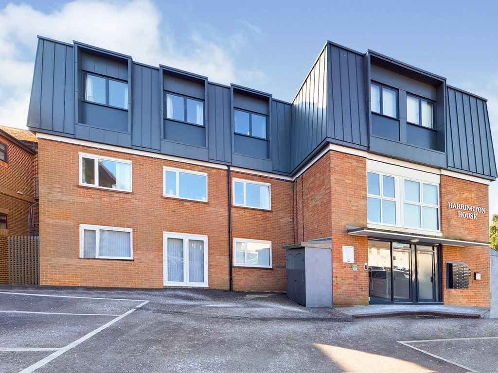 1 bed apartment to rent in Brighton Road, Horsham, RH13
