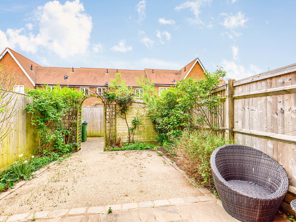 2 bed terraced house to rent in Longhurst Avenue, Horsham  - Property Image 7