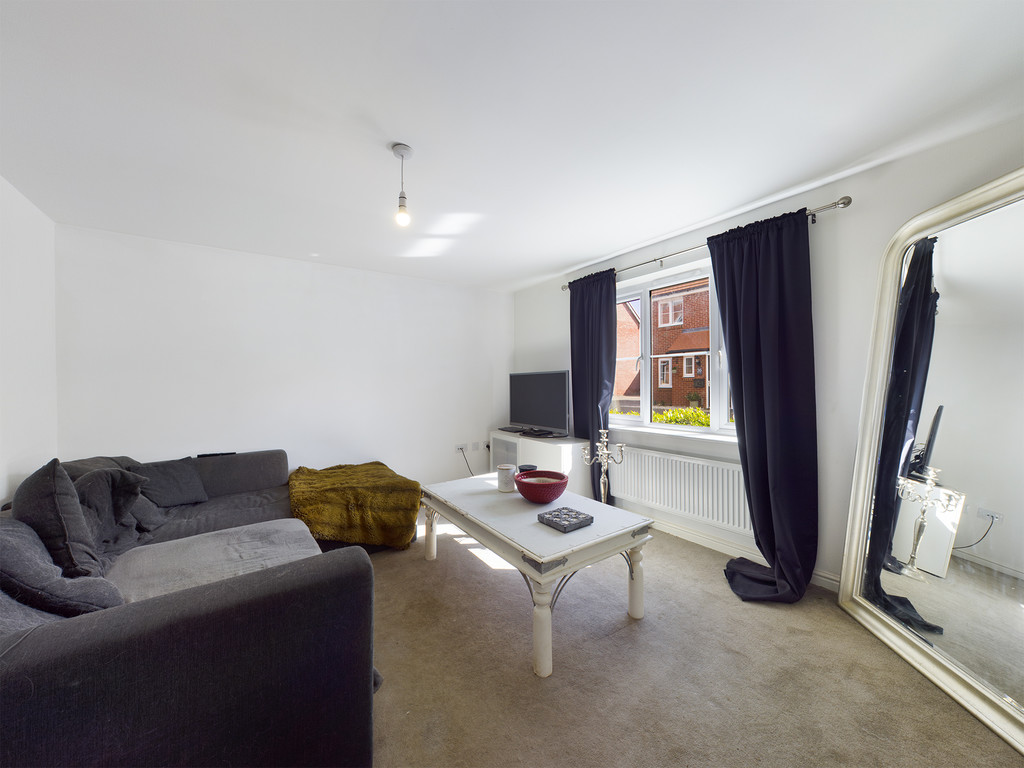 3 bed detached house to rent in Rhodes Way, Billingshurst  - Property Image 5
