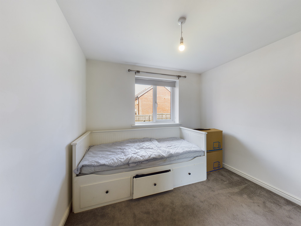 3 bed detached house to rent in Rhodes Way, Billingshurst  - Property Image 10