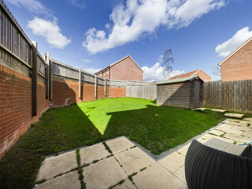 3 bed detached house to rent in Rhodes Way, Billingshurst  - Property Image 11