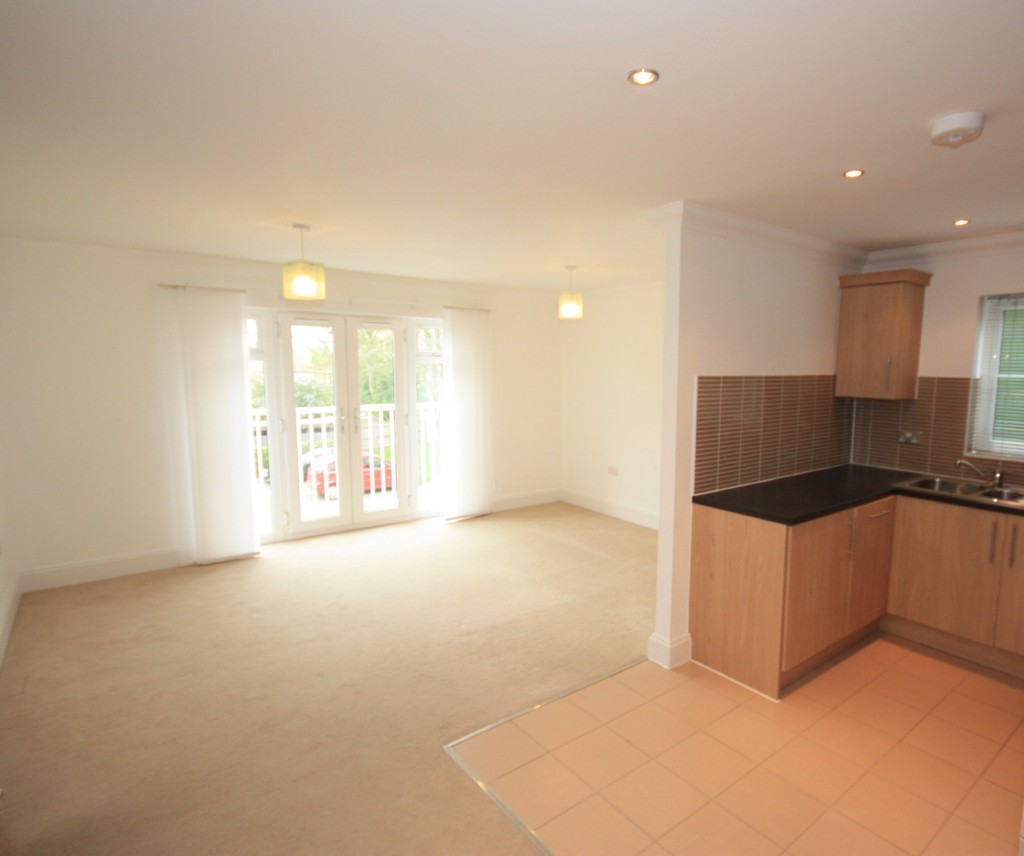 2 bed apartment to rent in Hurst Court, Horsham, RH12  - Property Image 6