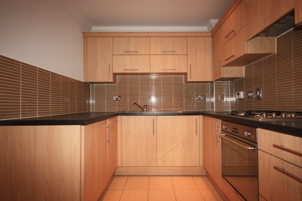 2 bed apartment to rent in Hurst Court, Horsham, RH12  - Property Image 7