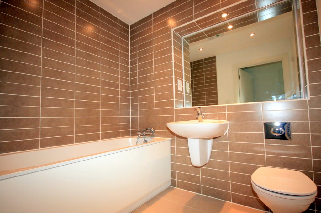 2 bed apartment to rent in Hurst Court, Horsham - Property Image 6