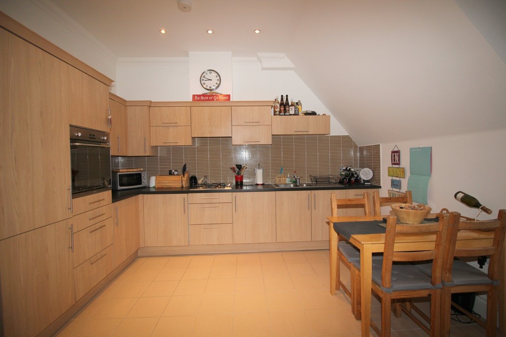 1 bed apartment to rent in Hurst Court, Horsham  - Property Image 6