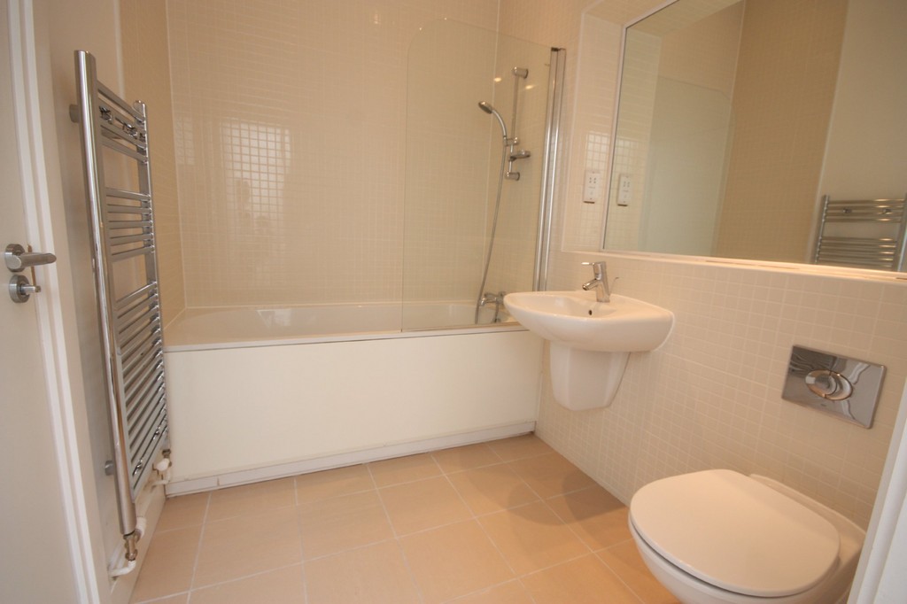 1 bed apartment to rent in Hurst Court, Horsham  - Property Image 2