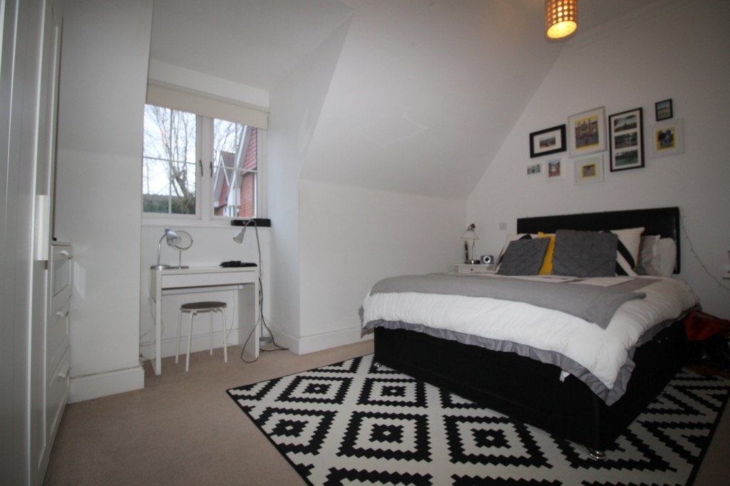 1 bed apartment to rent in Hurst Court, Horsham  - Property Image 3