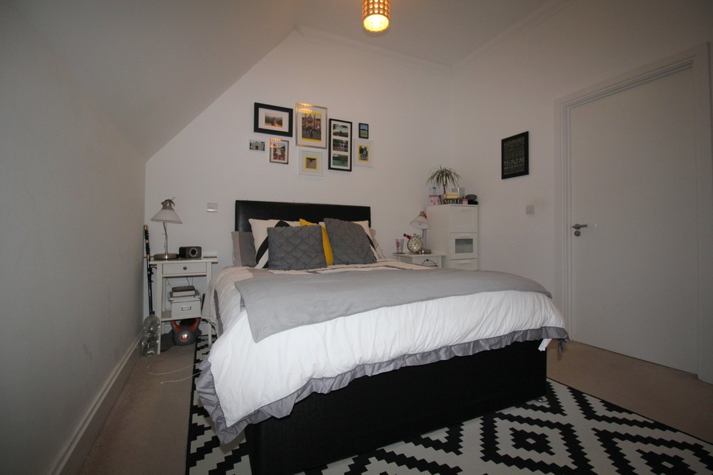 1 bed apartment to rent in Hurst Court, Horsham  - Property Image 4