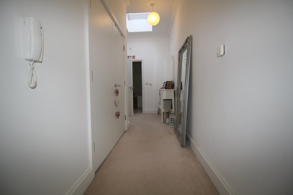 1 bed apartment to rent in Hurst Court, Horsham  - Property Image 5