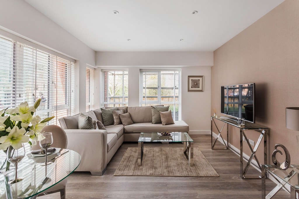 1 bed apartment to rent in Holmes Park, North Street, Horsham  - Property Image 1