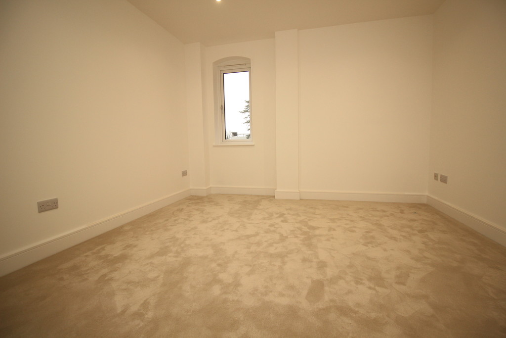 2 bed apartment to rent in Holmes Park, Horsham  - Property Image 3