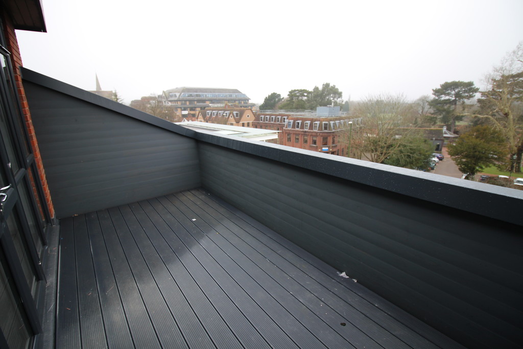 1 bed flat to rent in Holmes Park, North Street, RH12  - Property Image 6